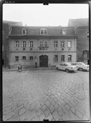 Meißen-Altstadt, Domplatz 6. Domherrenhaus (1726-1728). Straßenfront