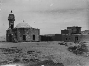 Moschee von Samakh : Blick auf die Moschee von Samakh, einer (zerstörten) Stadt am See Genezareth.