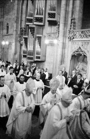 Freiburg: Bischofsweihe Prof. Paul Wehrle, Einzug ins Münster, vom Altar aus