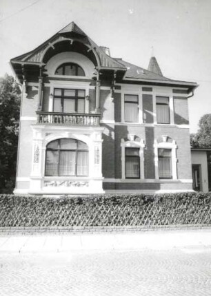 Markneukirchen, Erlbacher Straße 2. Villa (um 1900)