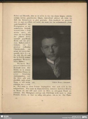 Junger Mann, frontal
