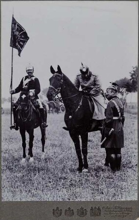 Kaisermanöver 1912 in Sachsen - Der Kaiser überreicht König August von Sachsen den Feldmarschallstab