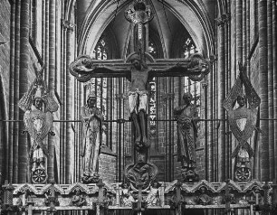 Halberstadt, Dom St. Stephanus und St. Sixtus, Chor, Triumphkreuzgruppe, Maria, der Gekreuzigte, Johannes und zwei Seraphim