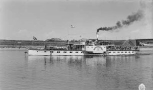 Dresden-Kaditz. Personen-Seitenraddampfer "Bad Schandau" (1892, Werft Blasewitz), im Hintergrund die Flügelwegbrücke