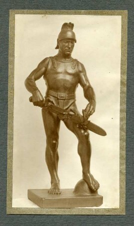 Krieger für das Kriegerdenkmal für die Gefallenen des Deutsch-französischen Krieges 1870/1871 in Dippoldiswalde : Krieger für das Kriegerdenkmal für die Gefallenen des Deutsch-französischen Krieges 1870/1871 in Dippoldiswalde. Bronze (1913; C. Brose)