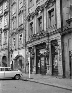 Altstadt-Apotheke & Haus Zum Goldenen Adler & Haus Zur Goldenen Krone & Haus Nr. 457