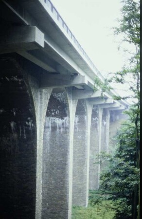 Lärmschutzwand, auf Brücken
