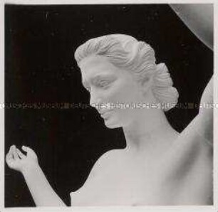 Paris, Bildhauer Professor Arno Breker, Figur "Die Anmut", Kopf (Seitenansicht)