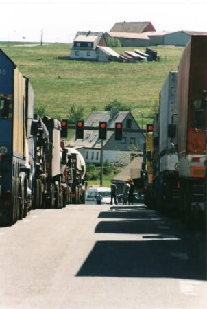 Zinnwald-Georgenfeld. LKW-Verkehr auf der Teplitzer Straße