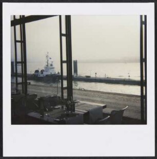 Blick vom Restaurant Tafelhaus auf den Hamburger Hafen