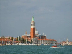 Venedig - San Giorgio Maggiore : Campanile der Kirche San Giorgio Maggiore. Aufgenommen am 8. August 2011 in Venedig