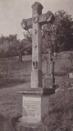 Bei Annweiler, Friedhof. Fünfwundenkreuz 1841