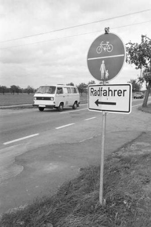 Gefahrenquelle für Fahrradfahrer am Ende der nördlichen Schwetzinger Straße in Hagsfeld