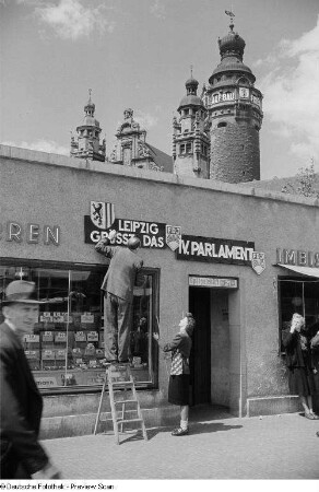 Anbringen von Sichtwerbung anlässlich des IV. Parlaments der FDJ an einer Verkaufsstelle