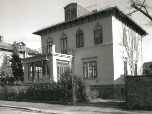 Radebeul. Wohnhaus, Dr.-Schmincke-Allee 16/Ecke Meißner Straße (um 1890). Straßenansicht