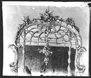 Potsdam, Neues Palais, Tressenzimmer, R.: 163, Südwand, Spiegel über den Kamin.