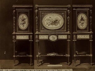 401. Cabinet en marqueterie, bronze doré et plaques de Sèvres pâte tendre (du palais de Madrid).
