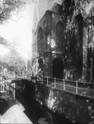 Delft, Alte Delft mit Kirche