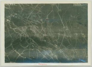 Foto gegnerischer und eigener Stellungen bei der Ferme La Signy (Luftbild)