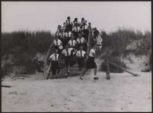 BDM-Mädchen am Strand