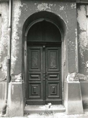 Dresden-Pieschen, Rehefelder Straße 3. Wohnhaus (um 1890). Portal