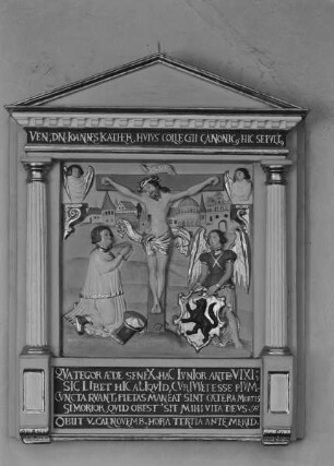Epitaph eines Kanonikers