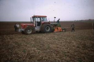 Fotografie: Drillkombination, Kastendrillmaschine, Kurzgrubber, Zinkenrotor, Terrareifen, Minimalbearbeitung