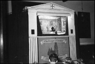 Freiburg: Otto Birkhahn Kasperle, Marionettentheater [Puppentheater], Kasperle-Bühne