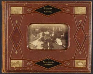 Fotoalbum "Erinnerung an die sächsische Schweiz" : Fotoalbum "Erinnerung an die sächsische Schweiz". Ledereinband mit Goldprägung und Goldschnitt; 27,5 x 34 x 6 cm (ab 1879; R. Halm, Buchbinderei von Witwe Uhlig in Königstein). Dresden: SLUB/DF 2018.D.132