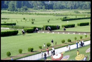 Meran (Südtirol, Italien): Galopp-Hindernis Rennen