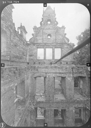 Bad Muskau. Ruine des Neuen Schloßes. Innenansicht