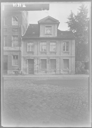 Potsdam, Gutenbergstraße. Wohnhaus (18. Jh.). Straßenfront