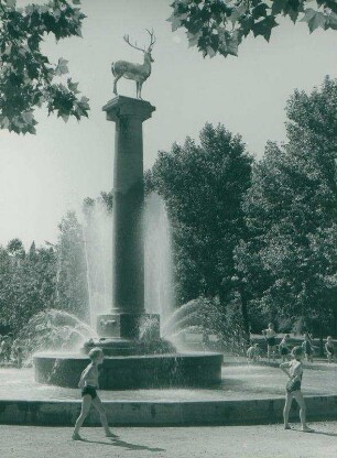 Stadtpark Schöneberg. Hirschbrunnen