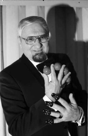 Atellier: Priester Zauberkünstler