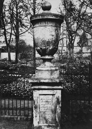 Grabmal Maria Eleonore Tenschonskys (1738-1824)