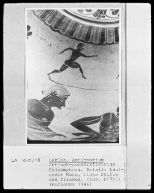 Halsamphora — Herakles ringt mit dem nemäischen Löwen — Pegasus und laufende Männer