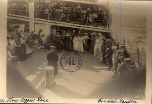 Passagierdampfer Cleveland. Bordspiele (Dreibeinlaufen) an Deck