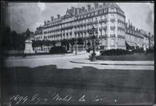 Dijon, Place Darcy, Grand Hôtel La Cloche
