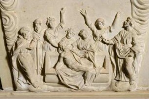 Deutschland. Niedersachsen. Rastede. Sankt Ulrich Kirche von 1059. Krypta. Detail Sarkophag