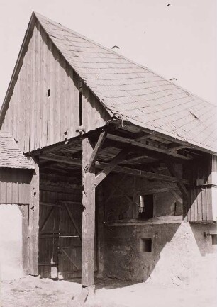 Grubschütz, Bauerngehöft, Toreinfahrt von der Hofseite