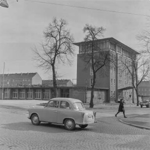 Punkthaus : Bautzen. Club der Bauarbeiter (sogenanntes Punkthaus). Straßenansicht
