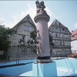 Bensheim. Weinbrunnen