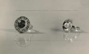 Ring aus Gold mit Amnethyst, Ring aus Gold mit Perle von Ewald Müller