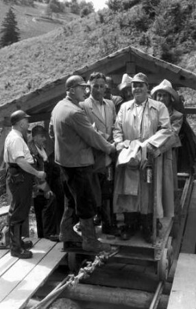 Wieden: Gruppe an der unteren Station, von oben auf Lore