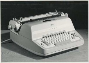 Adler Elektrische Büroschreibmaschine "electric 41c" von Gerhard Dietrich und Peter H. Meyer