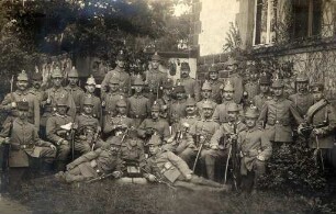 Erster Weltkrieg - Lazarett III Gewerbeschule Karlsruhe. Unbekannte Soldaten