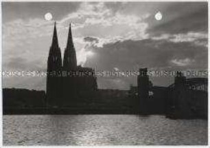 Köln, Hohe Domkirche St. Petrus und Rhein
