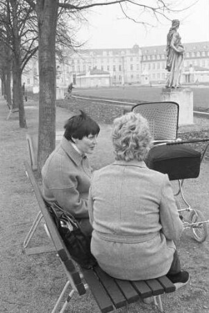 Vorfrühlingstag am Schlossplatz