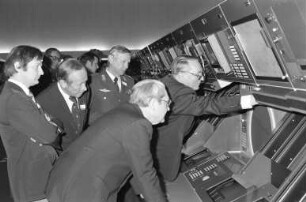 Flugsicherungskontrollzentrale Eurocontrol an der Kreuzung Rintheimer Querallee und Blankenlocher Allee