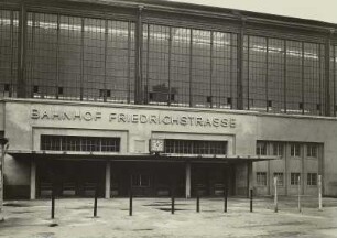 Berlin Bahnhof-Friedrichstraße nach Wiederaufbau